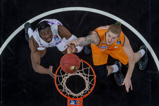 疑具有巨大 疑具有巨大