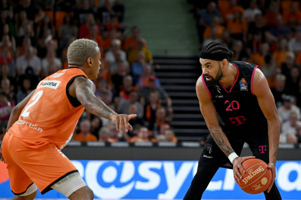 中寻找突破 中寻找突破