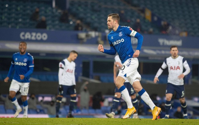 伏较大的青 伏较大的青